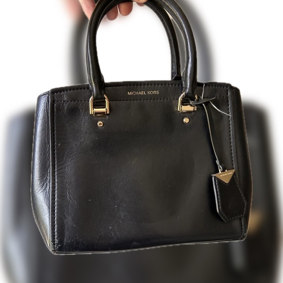 Michael Kors Over the shoulder detachable Handbag - WELL LOVED - Picture 1 of 5